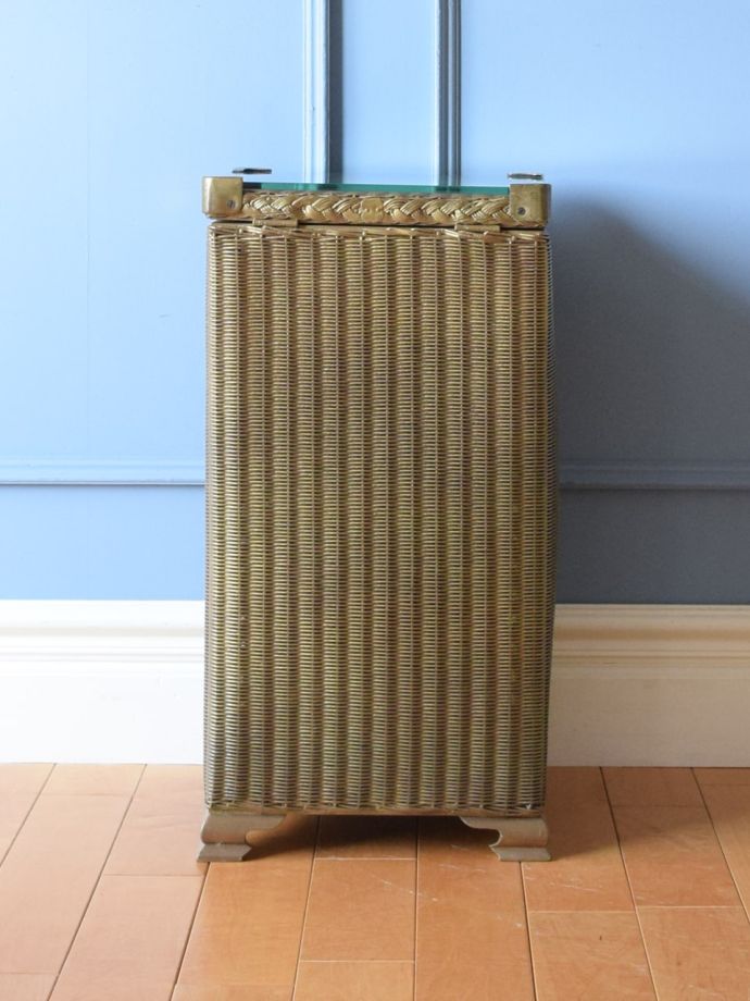 アンティークロイドルームボックスの後ろ姿