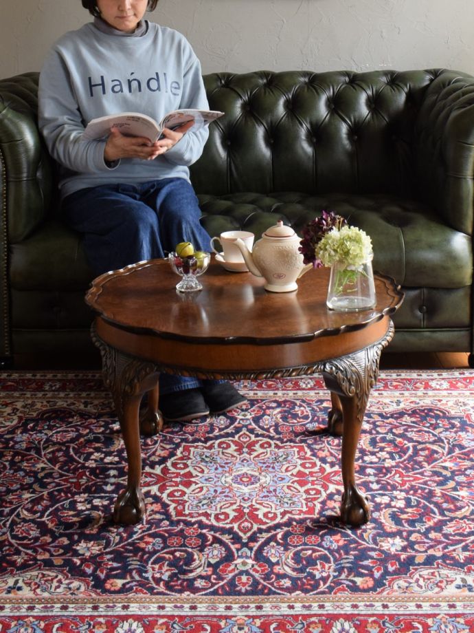 アンティークのコーヒーテーブル