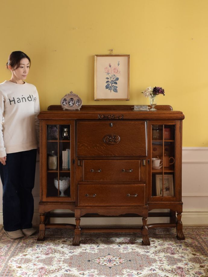 英国アンティークのサイドバイサイド