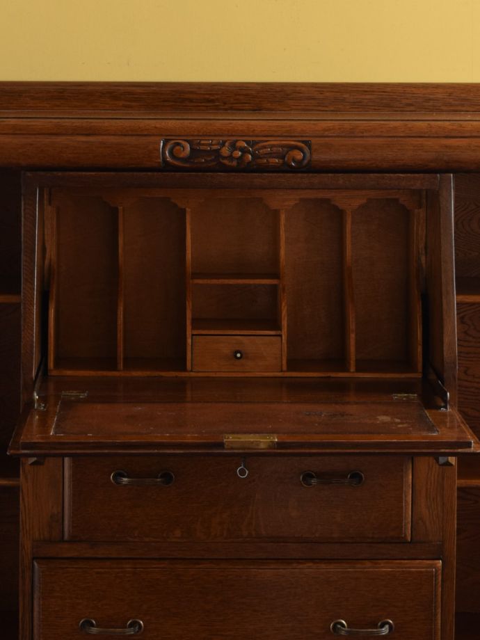 アンティークビューローの扉の中