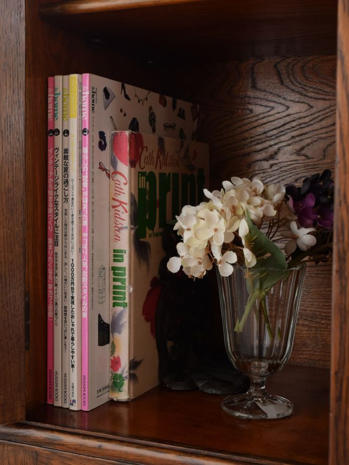 収納たっぷりのキャビネット