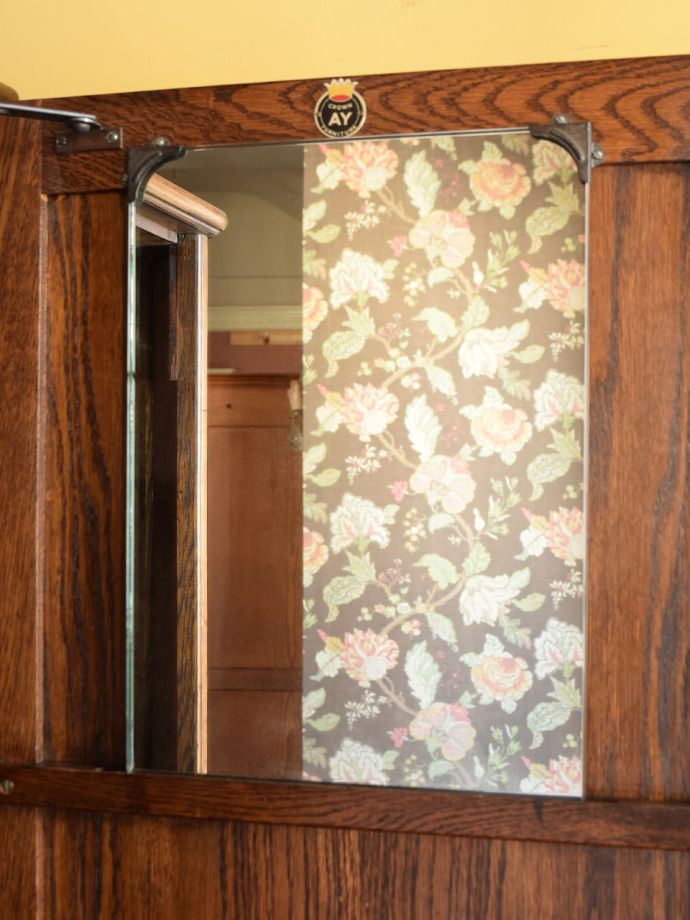 ワードローブの鏡