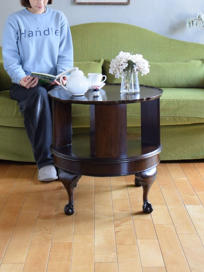 アンティークのコーヒーテーブル