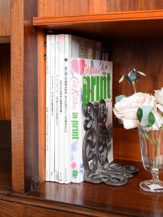 キャビネットの扉を開けると