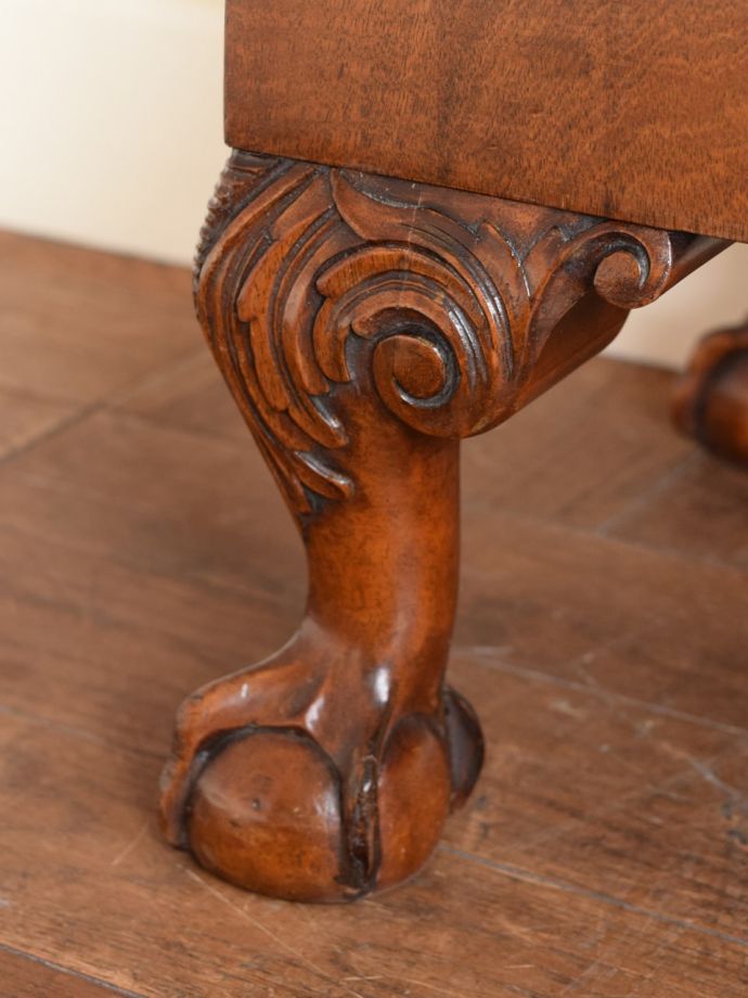 アンティーク家具の脚