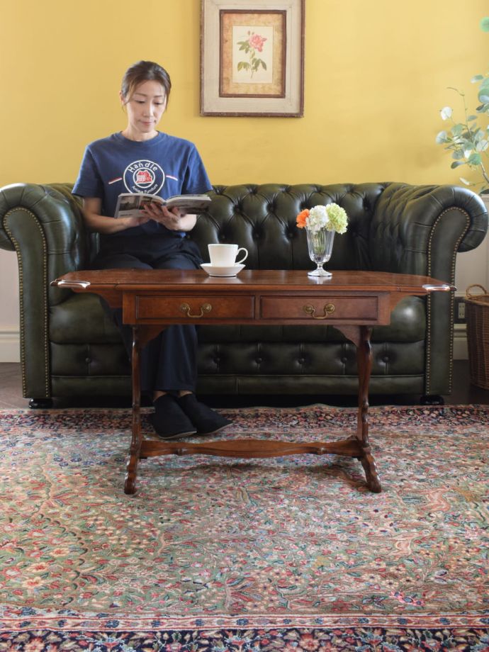 伸長式のコーヒーテーブル