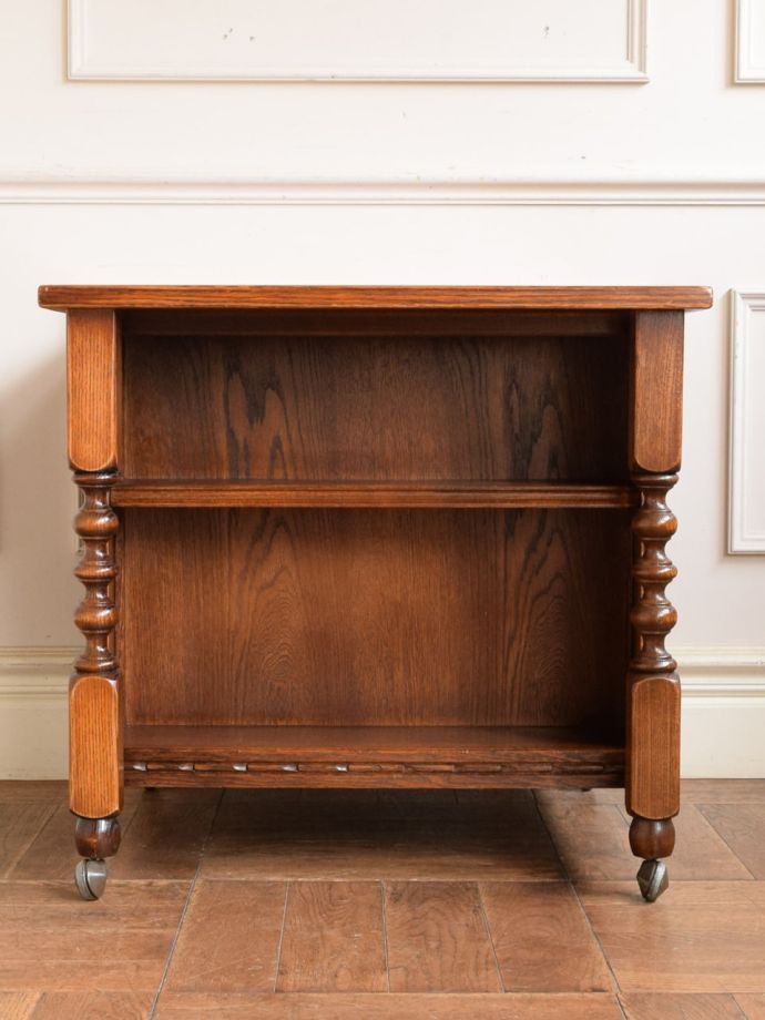 ローテーブルの側面