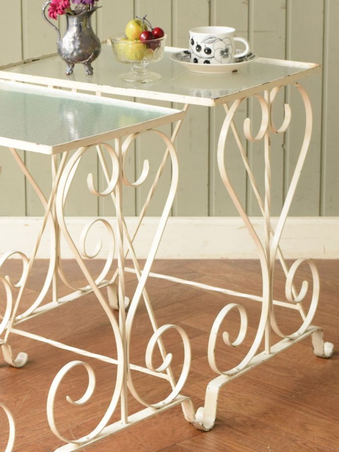 おしゃれなネストテーブル