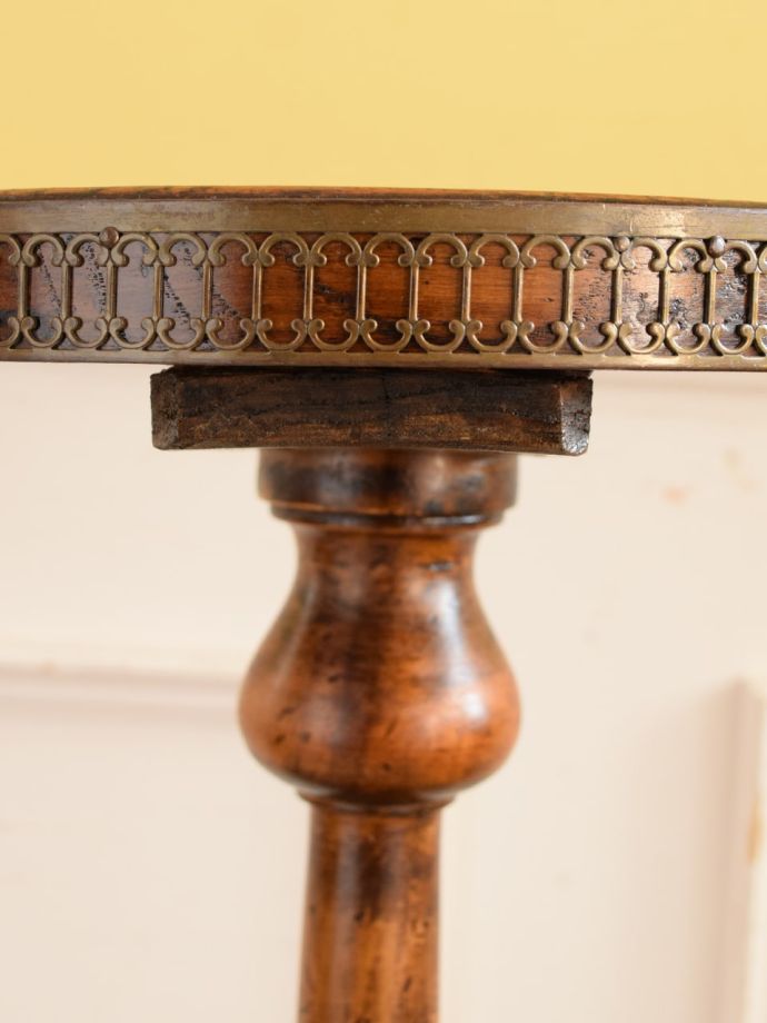 サイドテーブルの装飾