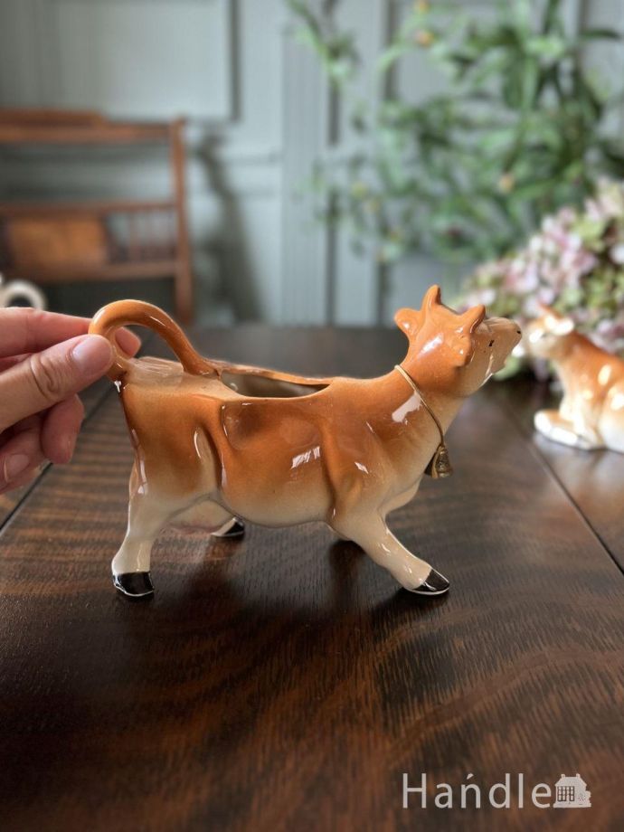 陶磁器のミルクピッチャー