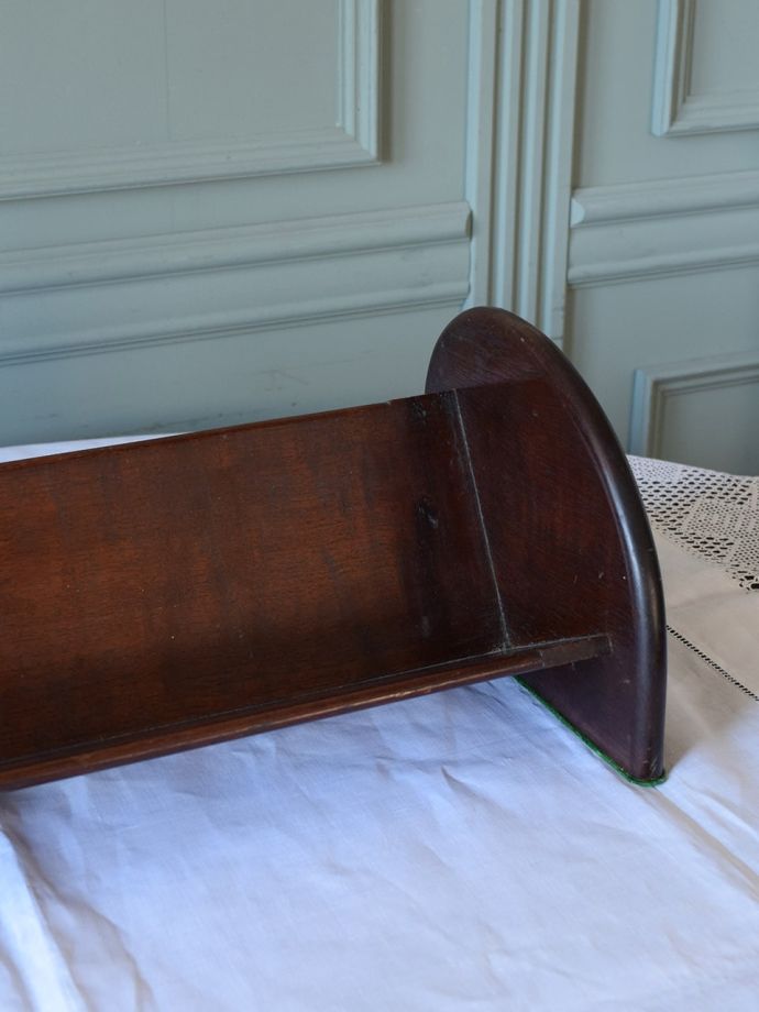 アンティークのマガジンラック