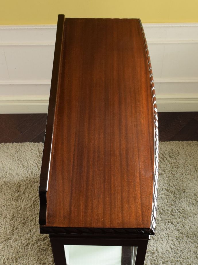 アンティークキャビネットの天板