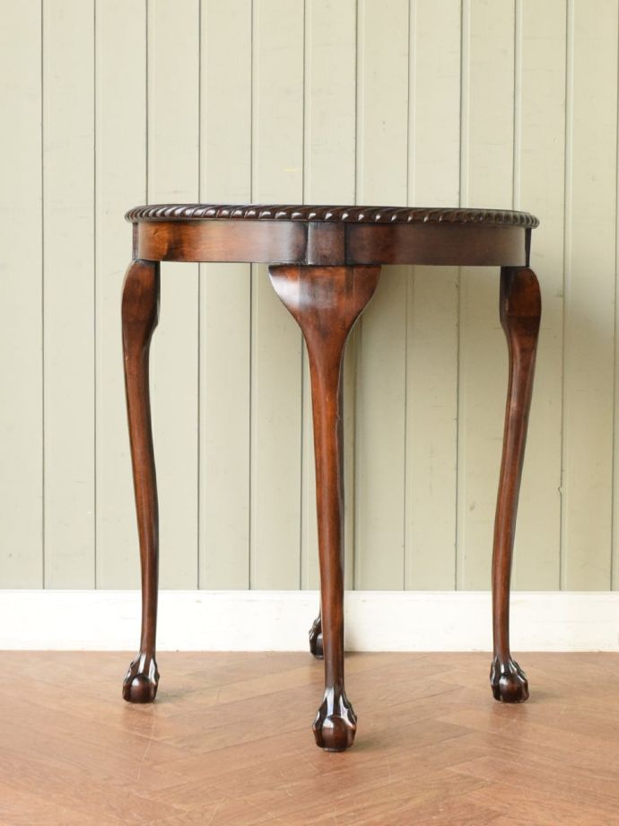 オケージョナルテーブルの側面