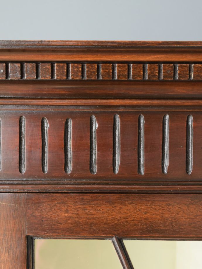 アンティーク家具の装飾