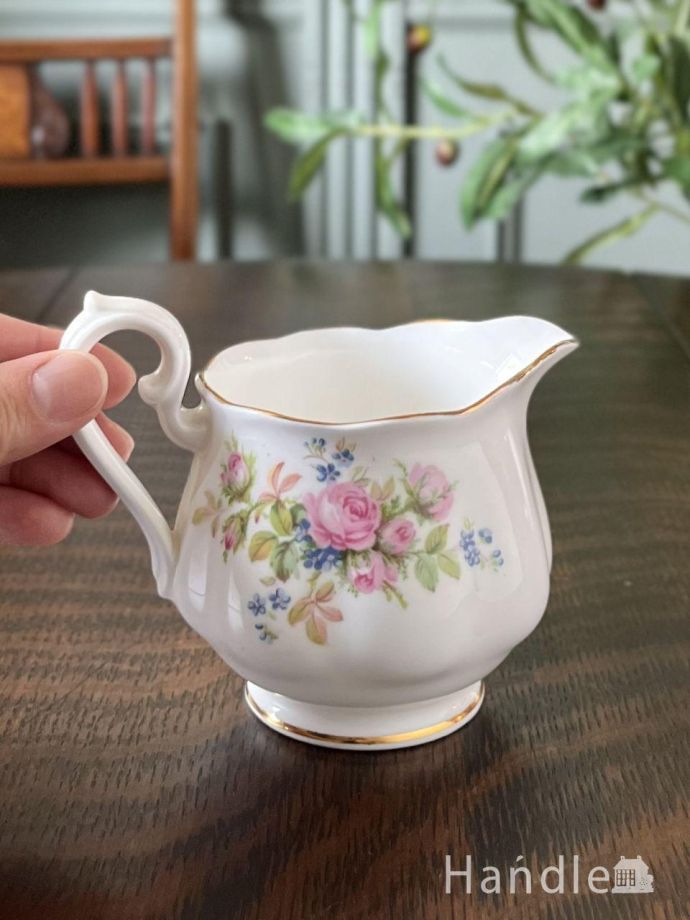 陶磁器のミルクピッチャー
