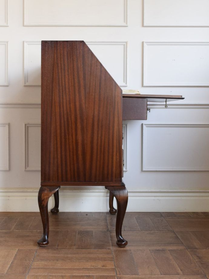 ビューローの側面