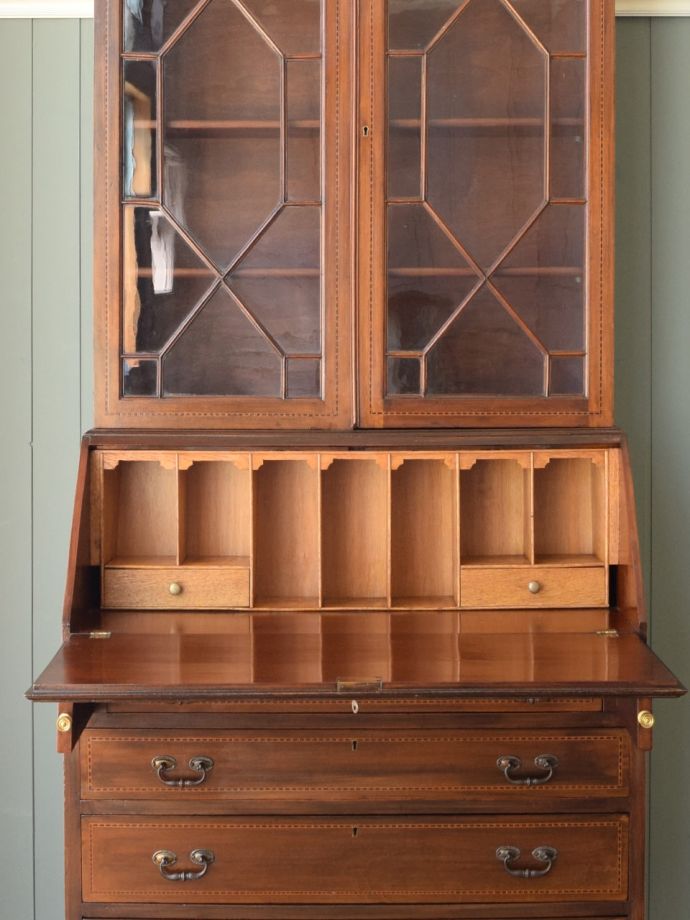 ビューローの扉の中