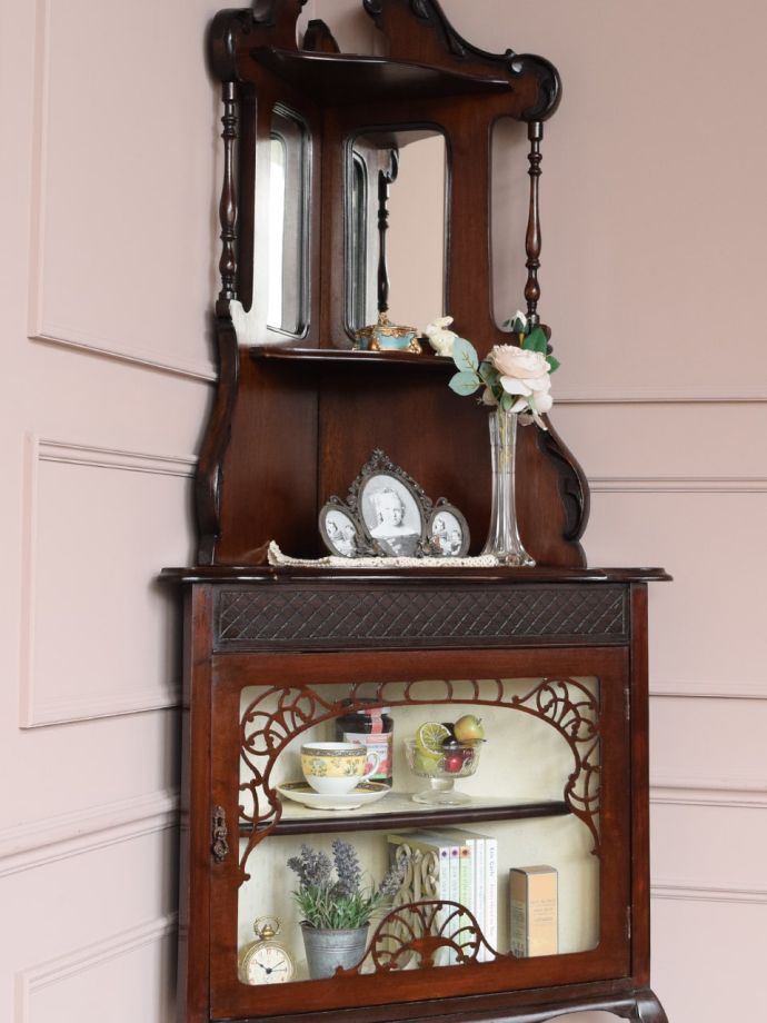 アンティークガラスの扉