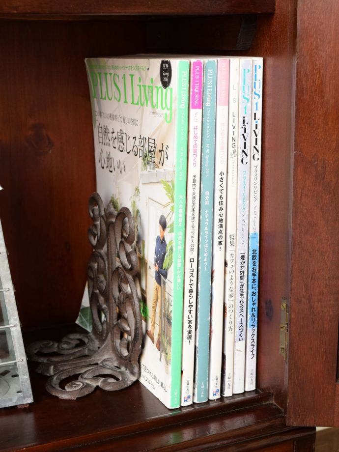 収納たっぷりのサイドボード