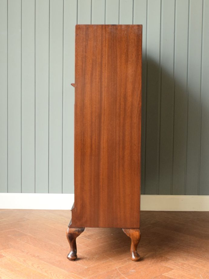 サイドキャビネットの側面