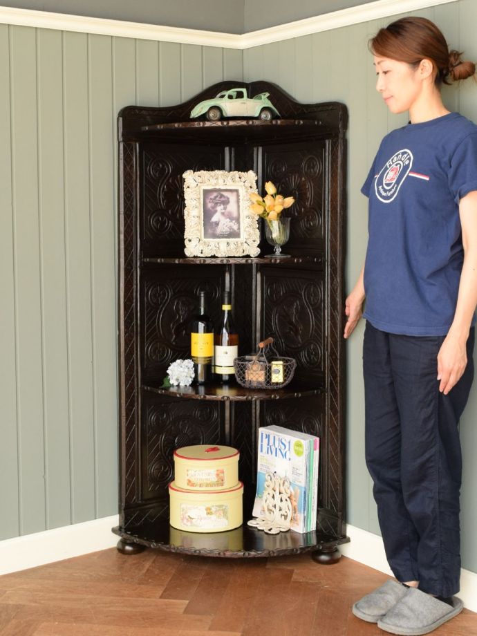 アンティークのシェルフ