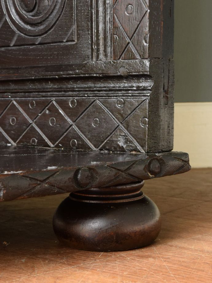 アンティーク家具の脚