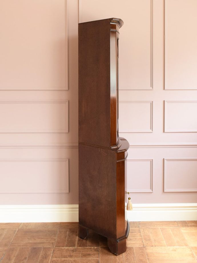 コーナーキャビネットの側面