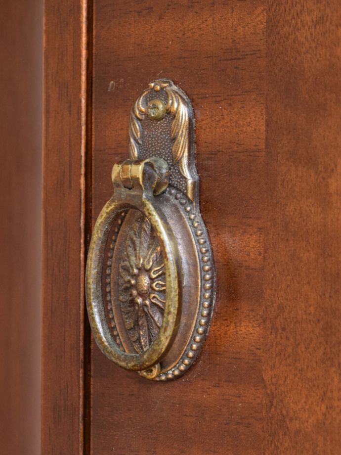 コーナー用キャビネットの取っ手