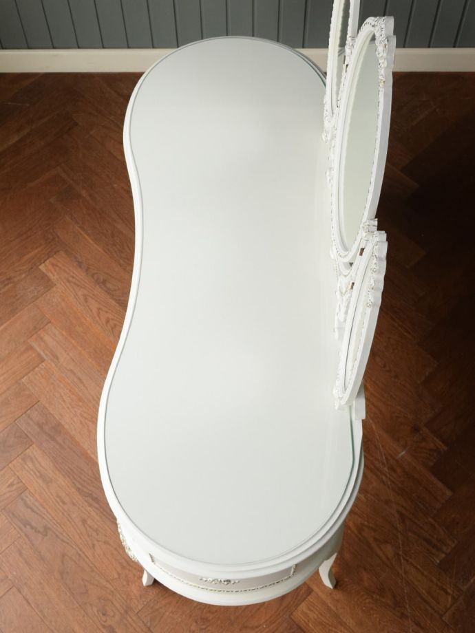 アンティークドレッサーの天板