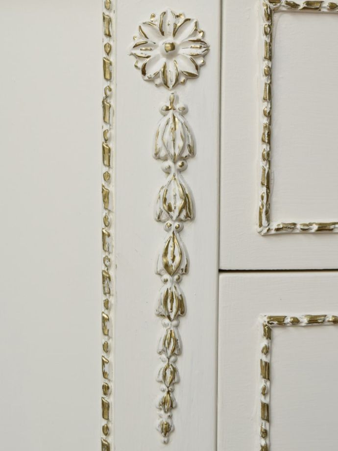 ドレッサーの装飾