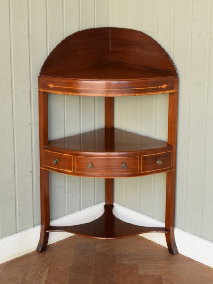 オープンシェルフの棚