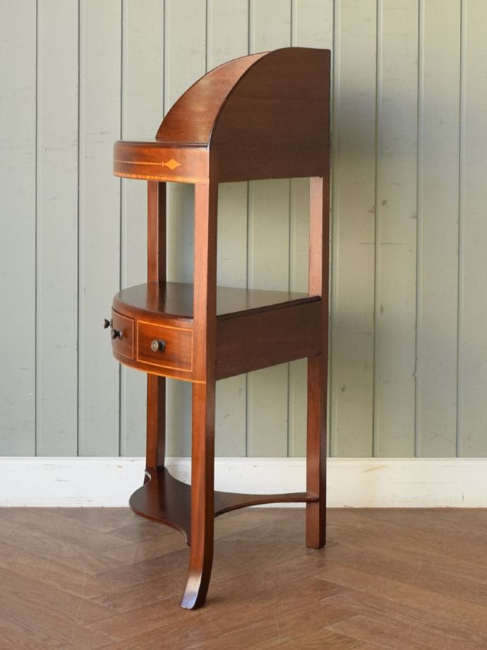 キャビネットの側面