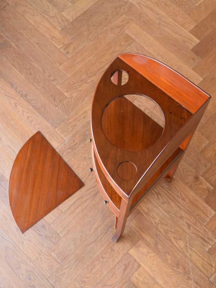 アンティーク家具の形