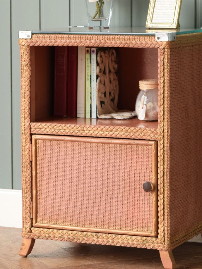 キャビネットの色