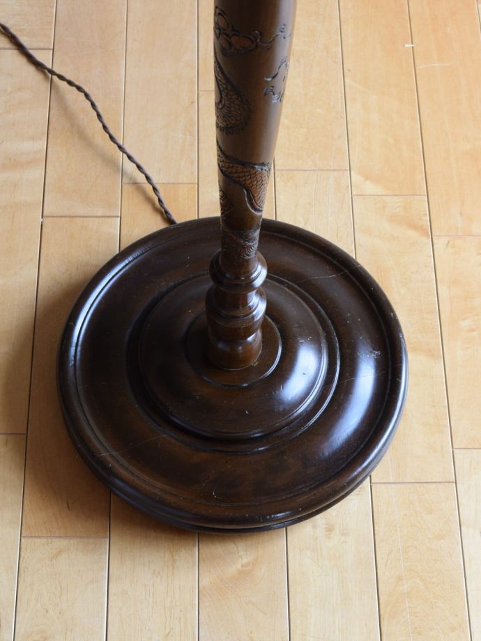 フロアランプの土台