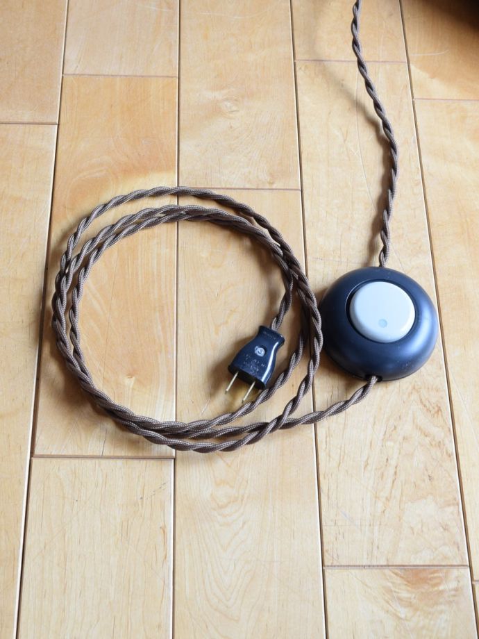 フロアランプのコード