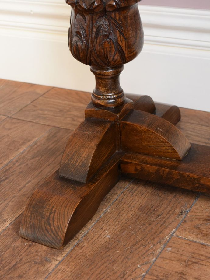 アンティーク家具の脚