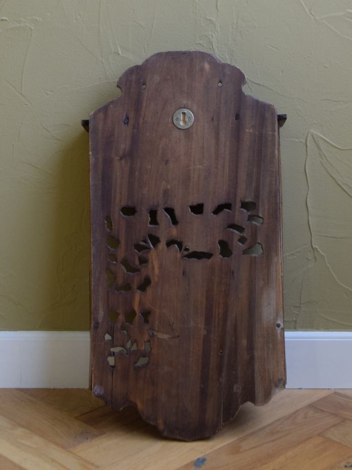 ウォールシェルフの裏