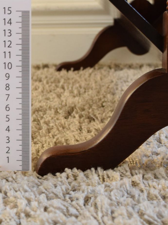 マガジンラックの脚