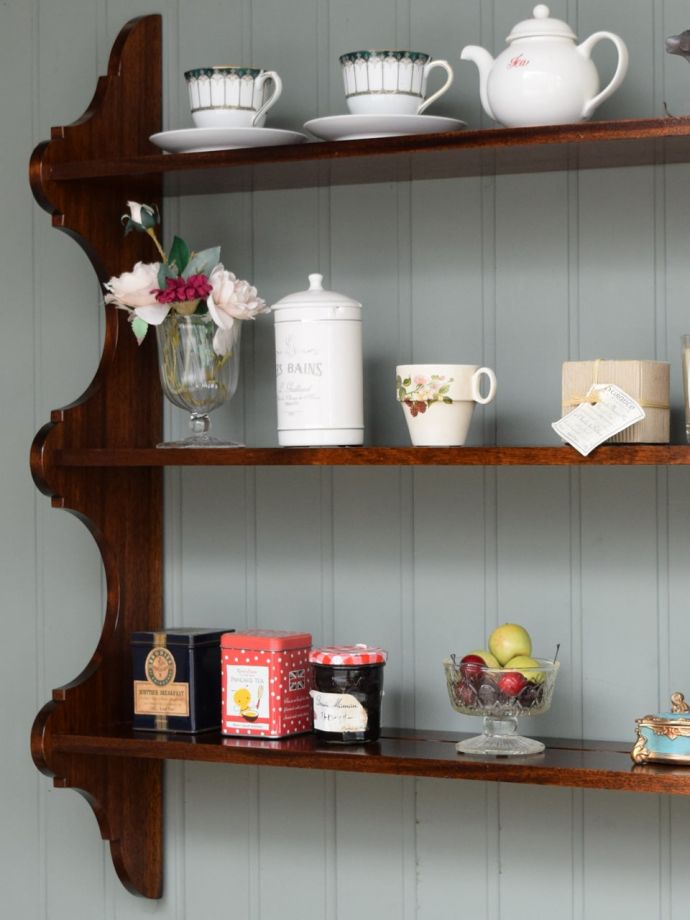 おしゃれなウォールシェルフ