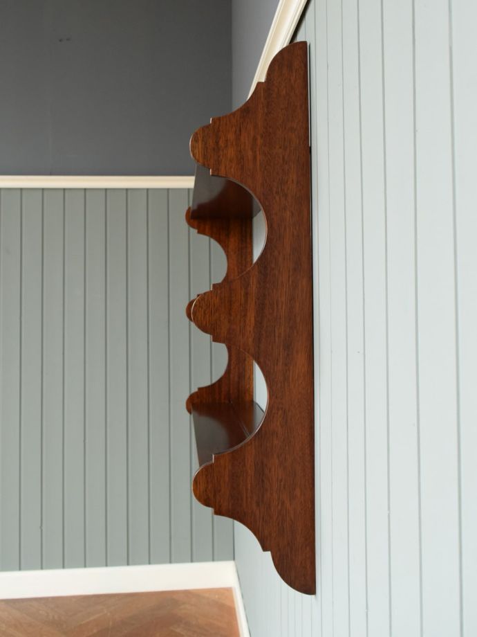 ウォールシェルフの側面