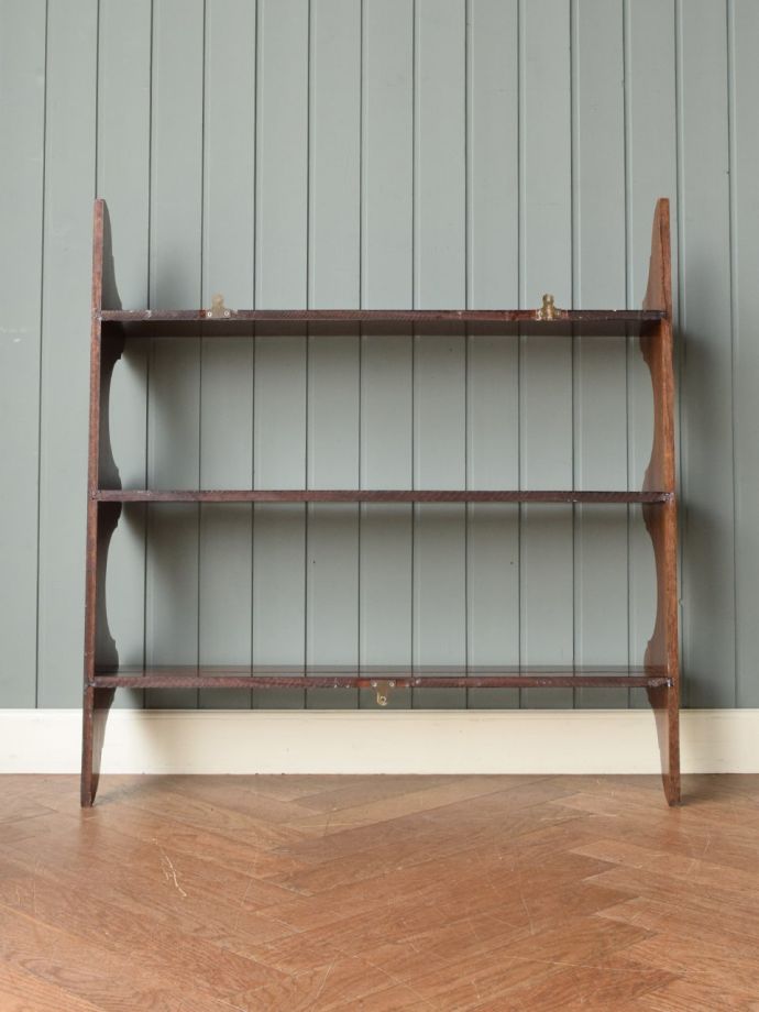 ウォールシェルフの裏