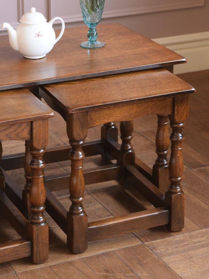 おしゃれなネストテーブル