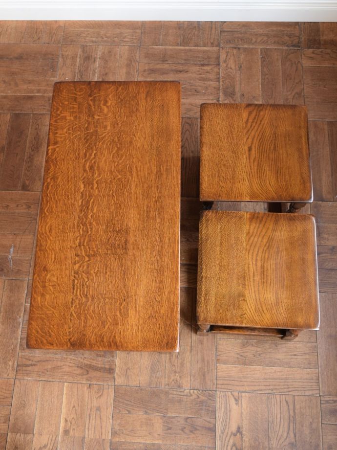 アンティークのテーブルの天板