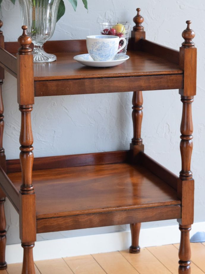 英国のアンティーク家具らしいデザイン