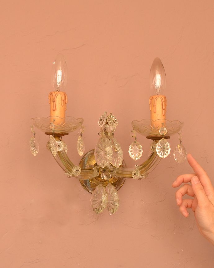 壁付けブラケット　照明・ライティング　フランスのアンティーク壁付け照明、お洒落なウォールシャンデリア（Ｅ17シャンデリア球付）。。(m-1061-z)