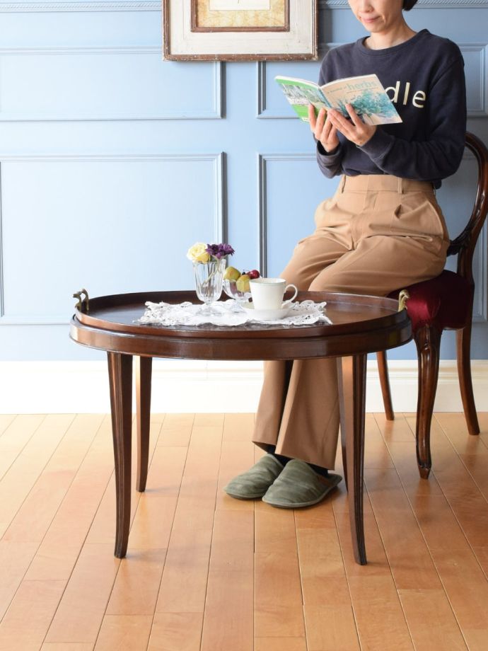 アンティークのコーヒーテーブル