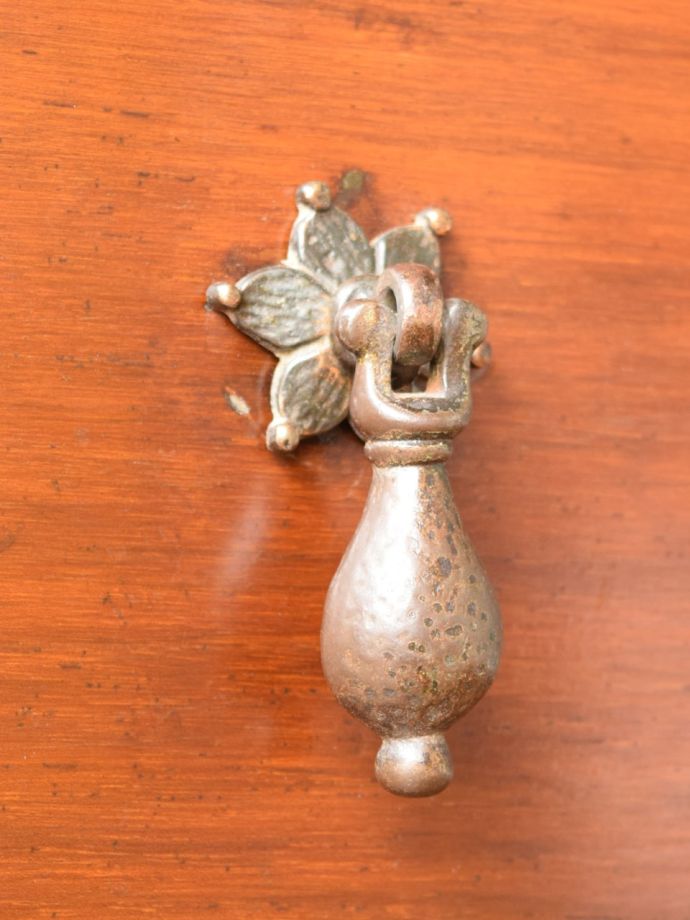 アンティーク家具の取っ手