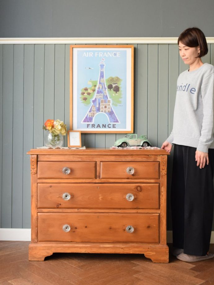 英国アンティークのチェスト