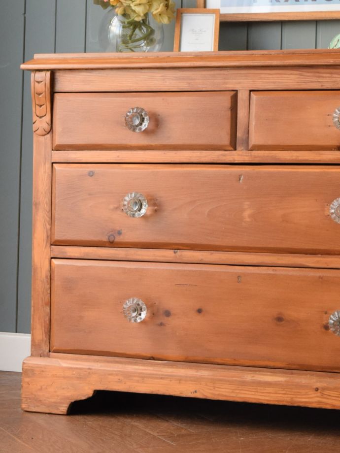 オールドパイン材の木目